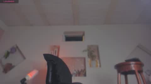 Snapshot of chloe_cooperr chatting on October 29, 2025, 9:33 am chloe_cooperr online show from October 29, 2025, 9:33 am