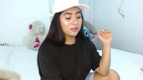 chloe_dolce online show from October 25, 2025, 10:48 pm