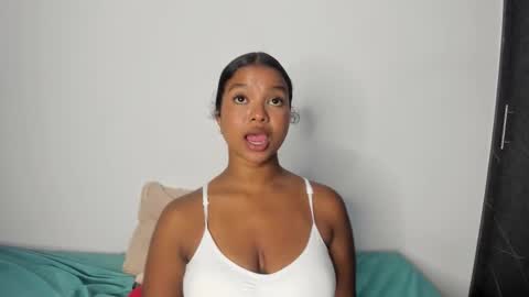 chloe online show from September 19, 2025, 11:05 pm