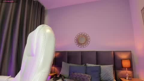 Chloe online show from July 7, 2026, 6:45 pm