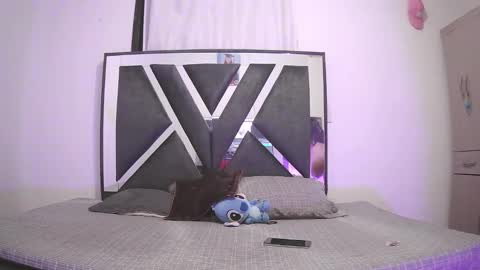 Chloe and Danna online show from January 6, 2026, 3:32 am