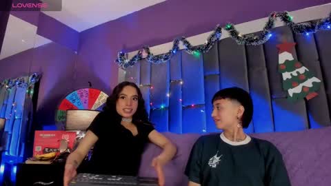 Isabella curly hair - Anastasia short hair  online show from December 6, 2024, 2:17 pm