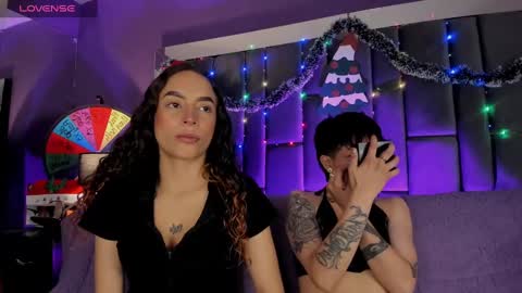 Isabella curly hair - Anastasia short hair  online show from December 12, 2024, 4:21 pm