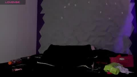 Isabella curly hair - Anastasia short hair  online show from December 16, 2024, 8:37 pm