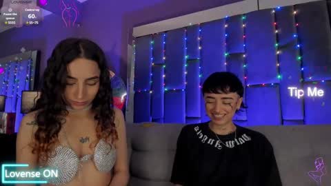 Isabella curly hair - Anastasia short hair  online show from January 4, 2025, 8:16 pm