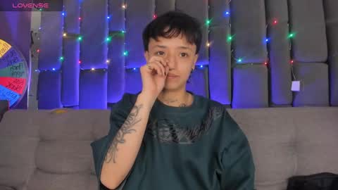 Isabella curly hair - Anastasia short hair  online show from January 9, 2025, 6:04 pm