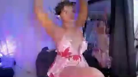 Snapshot of chloe_kisses2 chatting on June 18, 2026, 12:09 pm chloe_kisses2 online show from June 18, 2026, 12:09 pm