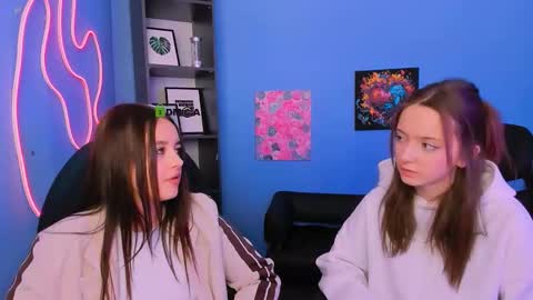 Snapshot of chloe_ley chatting on March 2, 2026, 12:45 pm chloe_ley online show from March 2, 2026, 12:45 pm