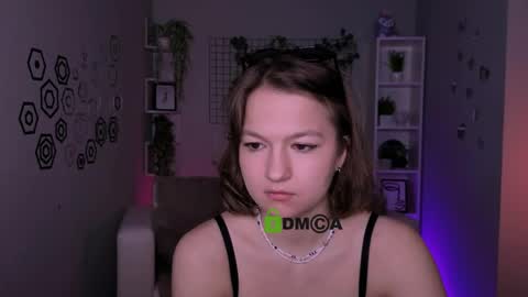 chloe_ley online show from June 3, 2026, 9:34 am