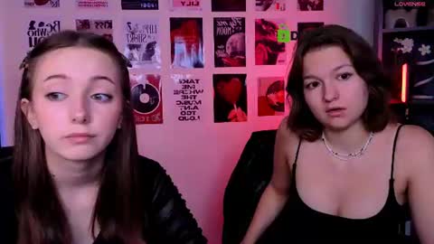 Snapshot of chloe_ley chatting on July 13, 2026, 9:01 am chloe_ley online show from July 13, 2026, 9:01 am