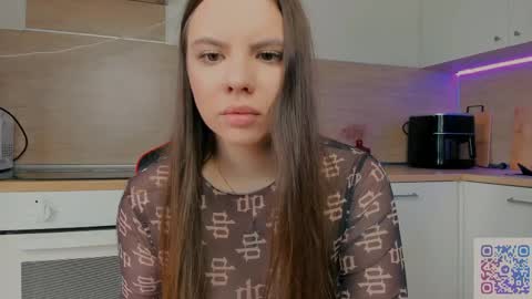Snapshot of chloe_loo chatting on May 18, 2026, 12:33 pm Chloe online show from May 18, 2026, 12:33 pm