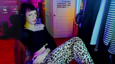 Snapshot of chloe_lorelai chatting on January 7, 2025, 9:50 am Chloe-Lorelei online show from January 7, 2025, 9:50 am