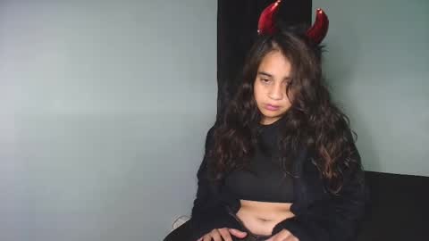 Snapshot of chloe_maia1 chatting on October 25, 2025, 1:35 am AMY online show from October 25, 2025, 1:35 am