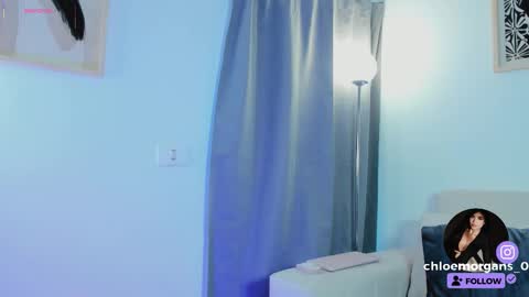 chloe online show from December 3, 2025, 1:42 pm