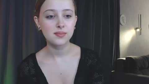  Chloe  online show from October 3, 2025, 1:57 am