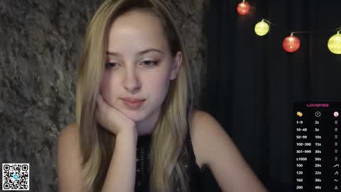  Chloe  online show from November 5, 2025, 2:55 am