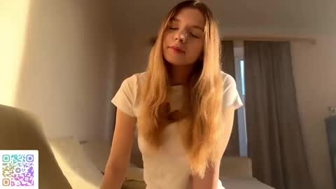 Snapshot of chloe_show chatting on November 21, 2025, 12:59 pm hloe online show from November 21, 2025, 12:59 pm