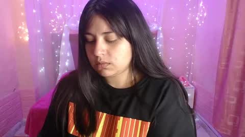 chloe_smith5 online show from October 1, 2025, 1:17 pm