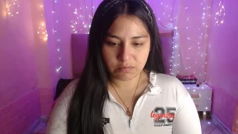 chloe_smith5 online show from October 10, 2025, 1:21 pm