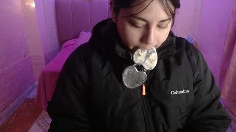 chloe_smith5 online show from October 14, 2025, 1:12 pm