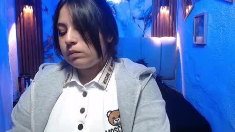 chloe_smith5 online show from February 16, 2026, 1:18 pm