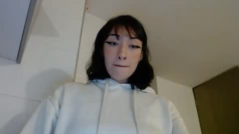 cloes  online show from October 23, 2025, 11:14 pm