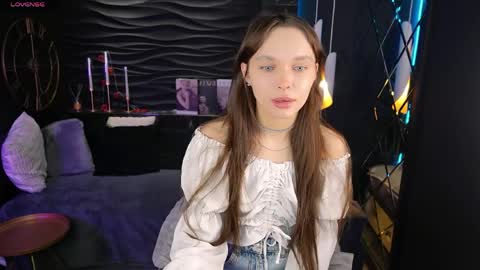 Chloe online show from April 24, 2026, 9:06 pm