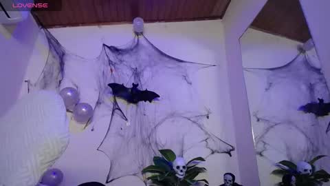 chloe_tgn online show from November 3, 2025, 8:10 pm