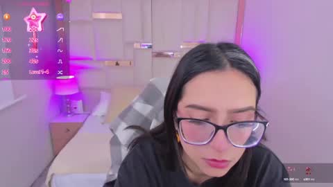 Snapshot of chloe_walk_ chatting on March 7, 2025, 1:29 pm Chloe online show from March 7, 2025, 1:29 pm