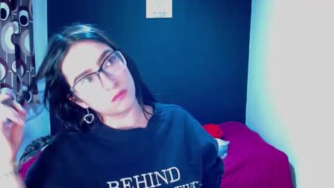 Snapshot of chloe_walk_ chatting on September 13, 2025, 2:44 am Chloe online show from September 13, 2025, 2:44 am