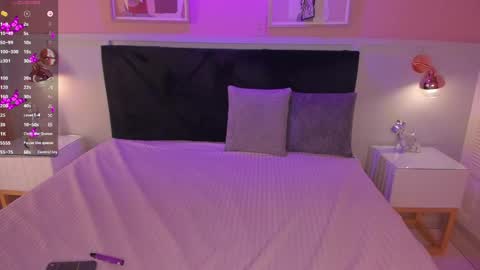 Snapshot of chloe_watson_ chatting on June 4, 2026, 8:04 pm online show from June 4, 2026, 8:04 pm