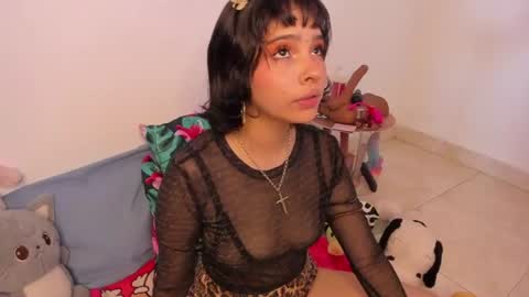 Snapshot of chloe_watson_ chatting on June 18, 2026, 5:17 pm online show from June 18, 2026, 5:17 pm