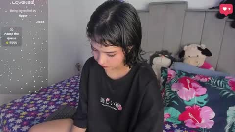 Snapshot of chloe_watson_ chatting on June 23, 2026, 7:34 pm online show from June 23, 2026, 7:34 pm