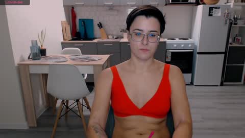 Snapshot of chloe_x_ chatting on December 8, 2024, 6:17 pm Eva and Sandra online show from December 8, 2024, 6:17 pm