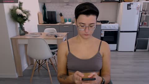 Snapshot of chloe_x_ chatting on December 17, 2024, 11:49 am Eva and Sandra online show from December 17, 2024, 11:49 am