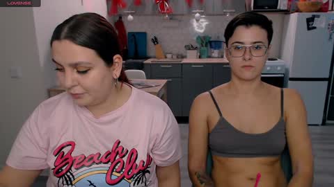 Snapshot of chloe_x_ chatting on December 20, 2024, 6:56 pm Eva and Sandra online show from December 20, 2024, 6:56 pm