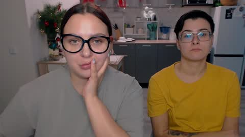 Snapshot of chloe_x_ chatting on December 26, 2024, 9:47 pm Eva and Sandra online show from December 26, 2024, 9:47 pm