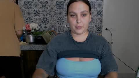 Snapshot of chloe_x_ chatting on February 21, 2025, 2:06 pm Eva and Sandra online show from February 21, 2025, 2:06 pm