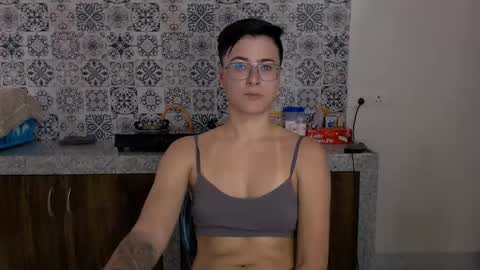 Snapshot of chloe_x_ chatting on February 27, 2025, 4:41 am Eva and Sandra online show from February 27, 2025, 4:41 am