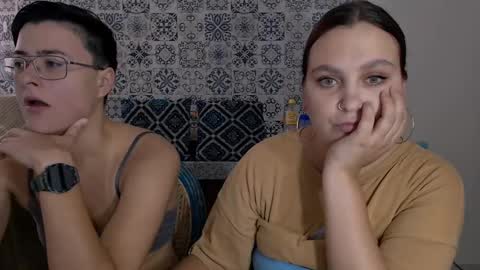 Snapshot of chloe_x_ chatting on March 3, 2025, 6:59 am Eva and Sandra online show from March 3, 2025, 6:59 am