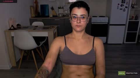 Snapshot of chloe_x_ chatting on September 16, 2025, 7:31 am Eva and Sandra online show from September 16, 2025, 7:31 am