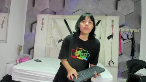 Snapshot of chloeandterra chatting on June 1, 2026, 1:35 pm chloeandterra online show from June 1, 2026, 1:35 pm