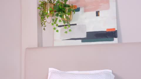 chloebenet online show from March 22, 2026, 1:25 pm