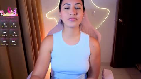 Chloe online show from December 22, 2025, 11:07 am