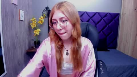Snapshot of chloecampbell03 chatting on September 27, 2025, 1:05 pm chloecampbell03 online show from September 27, 2025, 1:05 pm