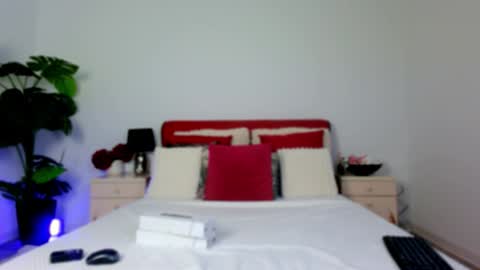 Chloe online show from February 19, 2026, 4:41 am