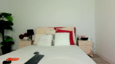 Chloe online show from April 20, 2026, 4:26 am