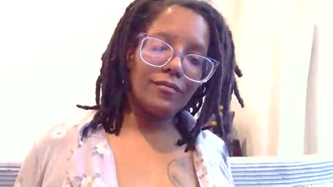 Chloe online show from May 23, 2026, 10:25 pm