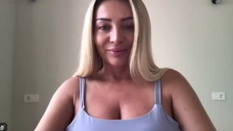 Chloe online show from June 26, 2026, 6:40 am