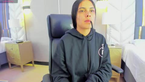  Chloe Harper  online show from January 10, 2026, 11:34 am